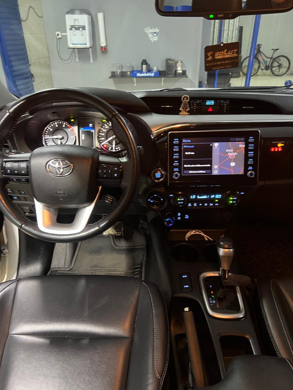 Toyota Hilux - foto 2